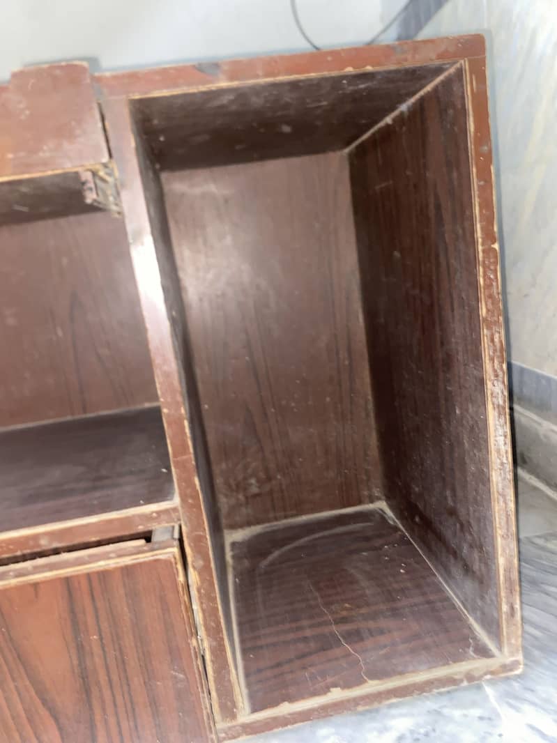 Computer table 0