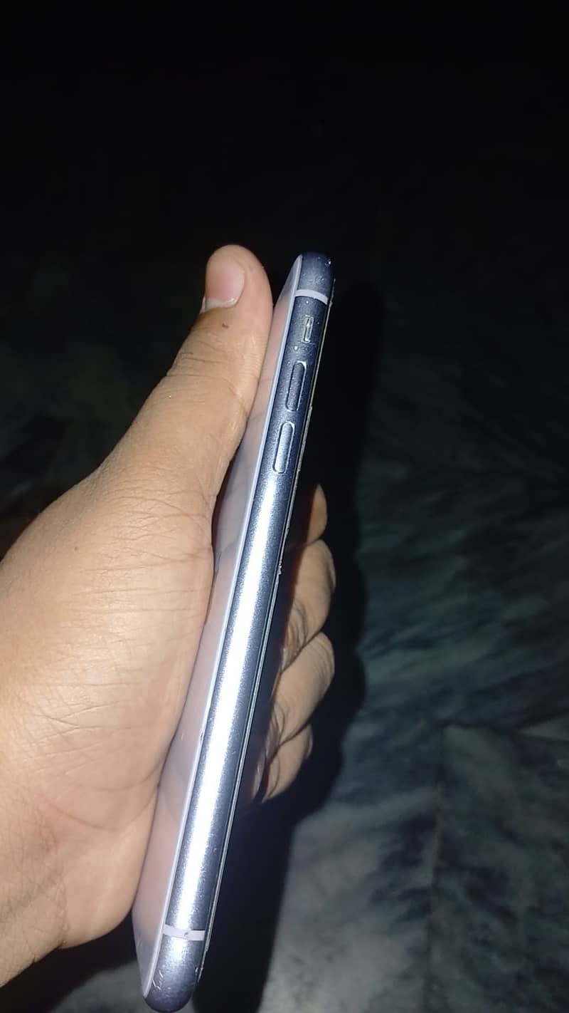 Apple iPhone 11 3
