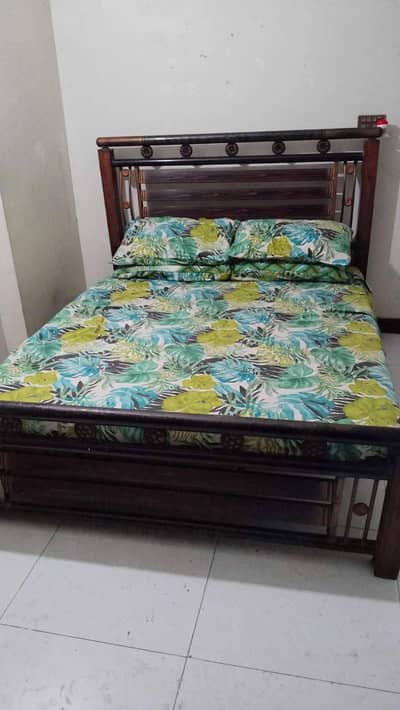 used iron bed condition 10/10