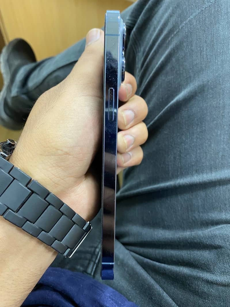 Apple iPhone 13 Pro Max 6