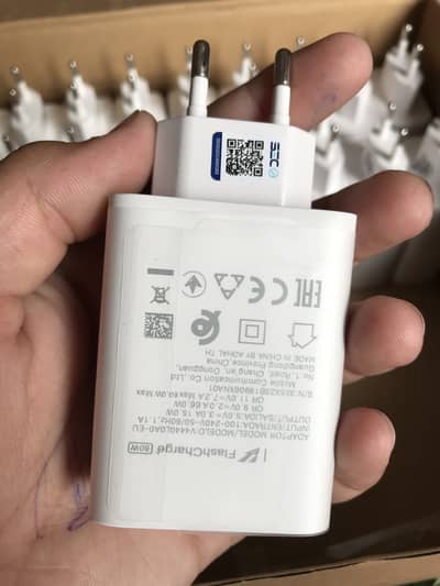 Original charger vivo chat on whatsapp and olx 03484600042 limited sv