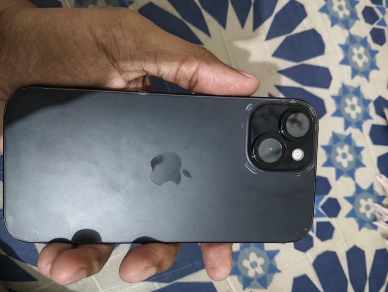 Apple iPhone 15 4