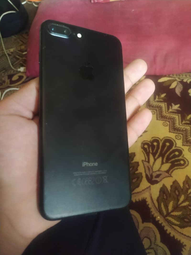 Apple iPhone 7 Plus 1