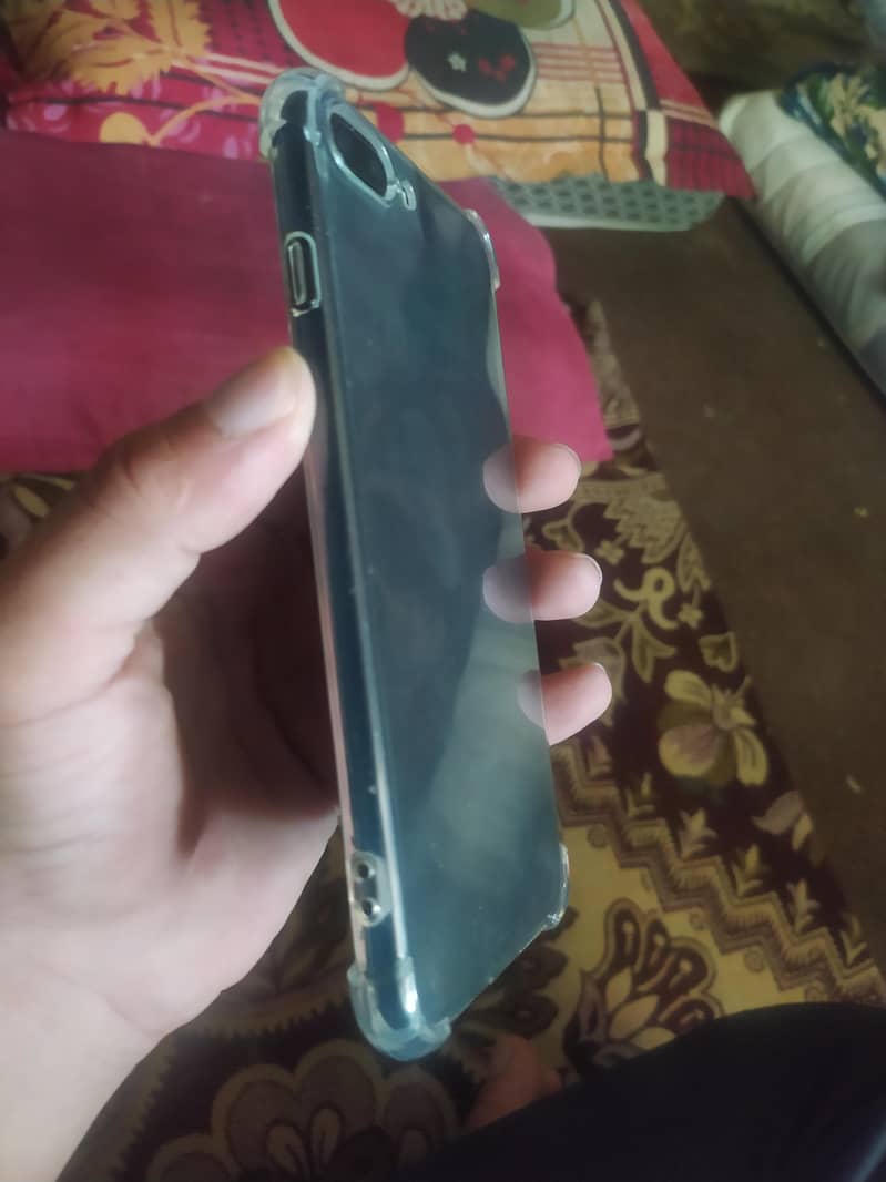 Apple iPhone 7 Plus 4