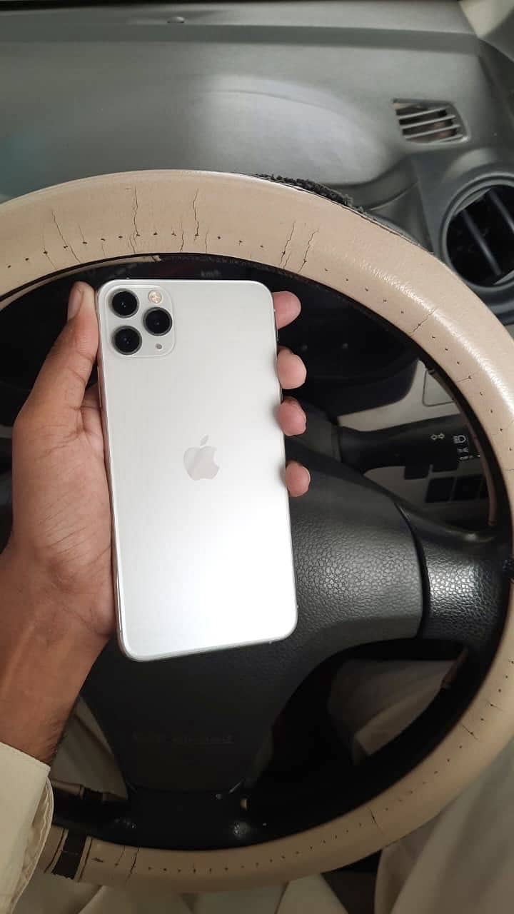 Apple iPhone 11 Pro Max 0