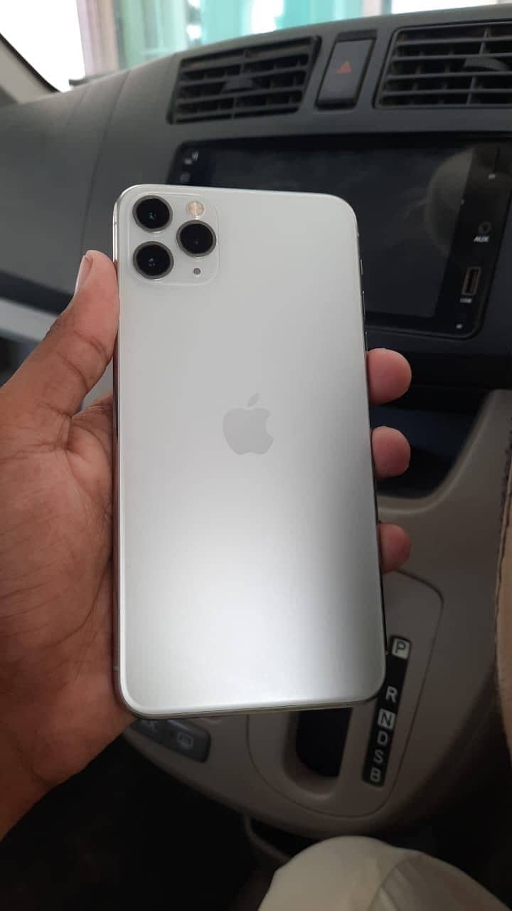 Apple iPhone 11 Pro Max 3