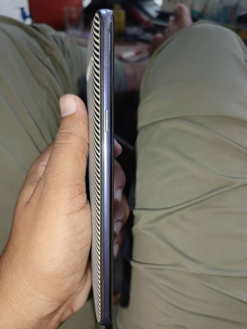 TCL 10 Plus 1