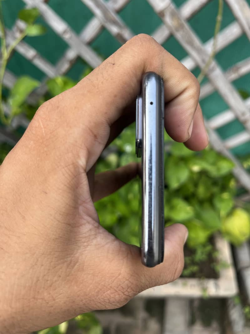 Vivo V21e 4