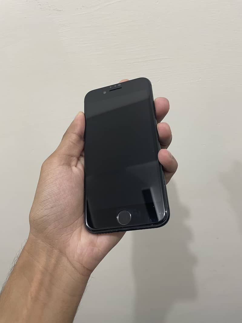 iPhone SE PTA 1