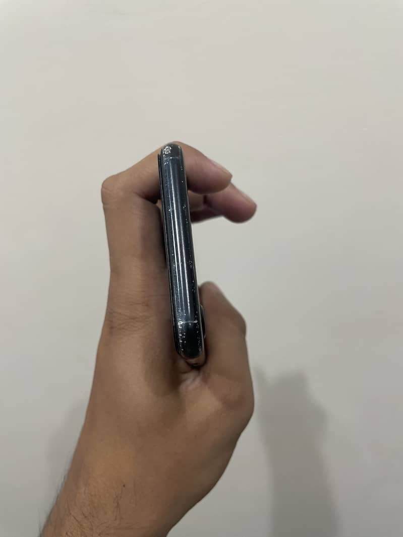 iPhone SE PTA 4