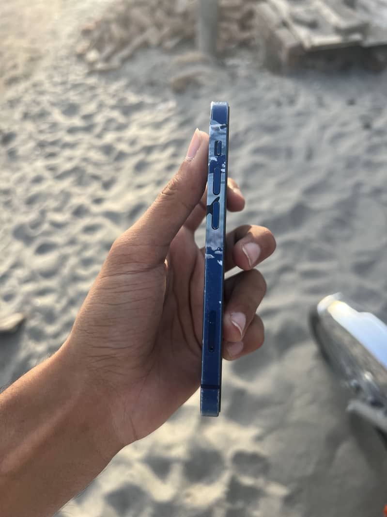 Apple iPhone 12 mini 3