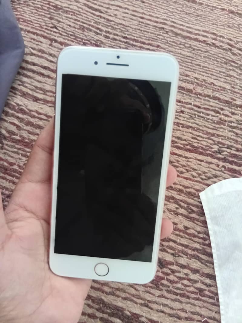 Apple iPhone 8 Plus 0