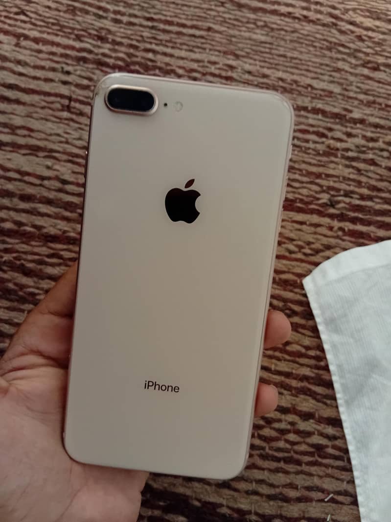 Apple iPhone 8 Plus 1