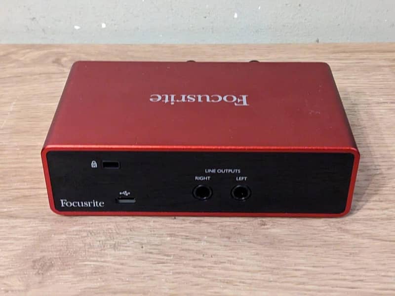 Audio interface in good condition. 1