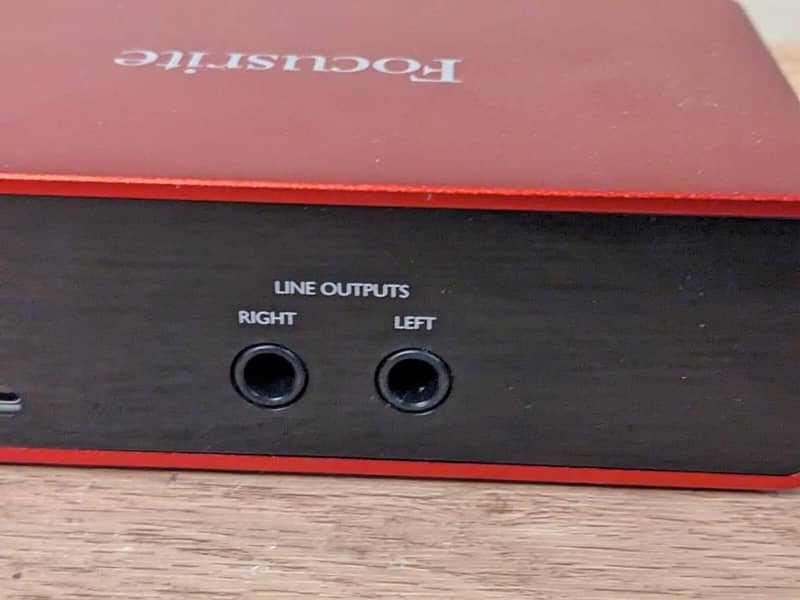 Audio interface in good condition. 5