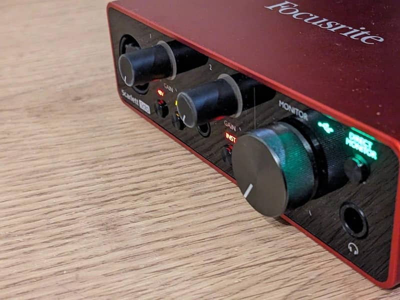 Audio interface in good condition. 7