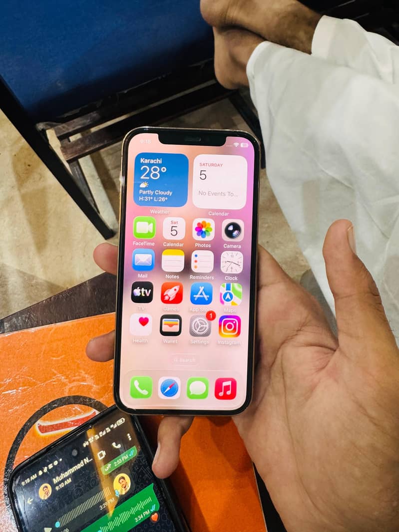 Apple iPhone 12 Pro 4