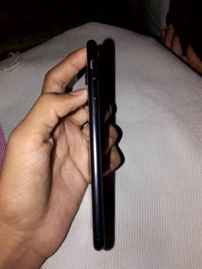 Apple iPhone 7