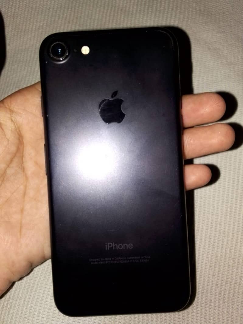 Apple iPhone 7 1