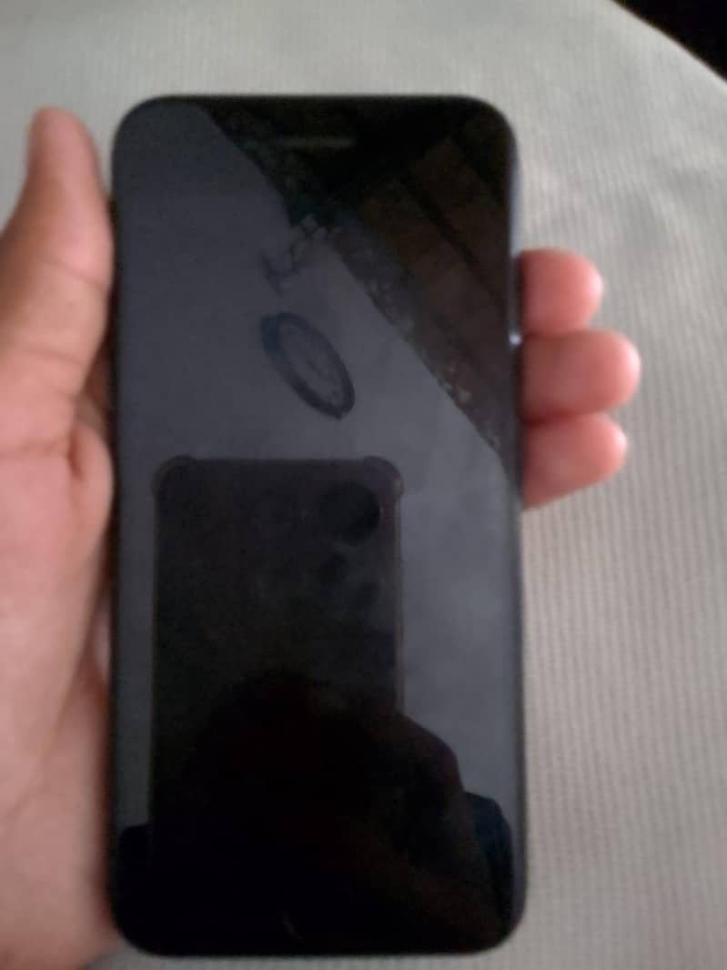Apple iPhone 7 3