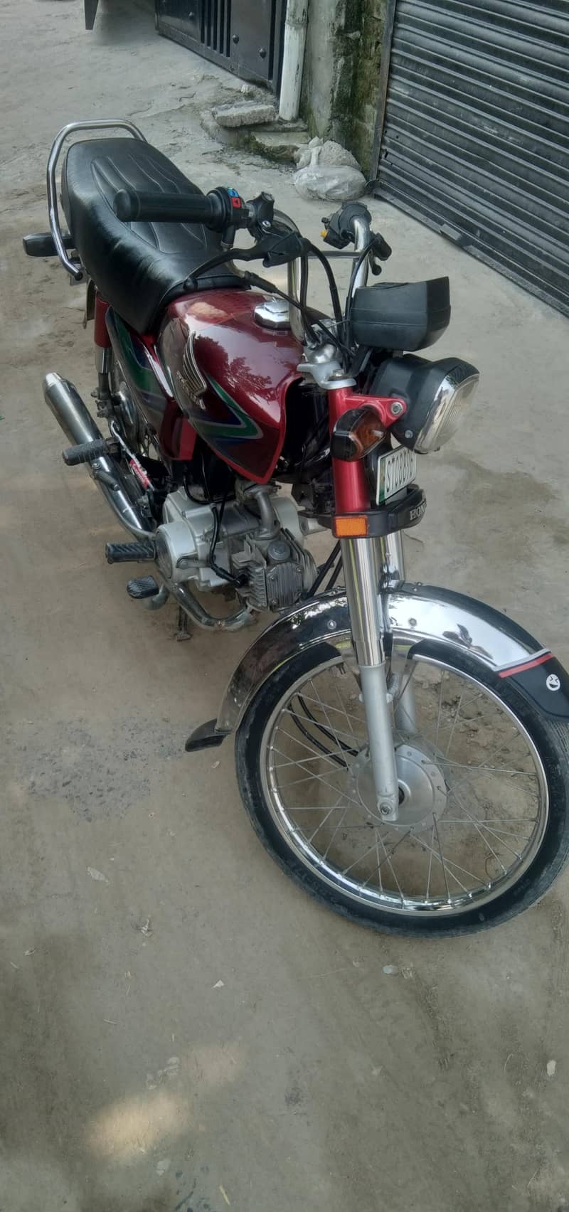 03249711237. (2018  modal 0