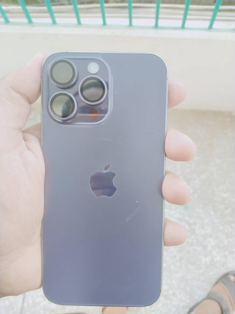 Apple iPhone 14 Pro Max 1