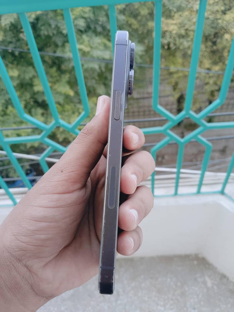 Apple iPhone 14 Pro Max 4