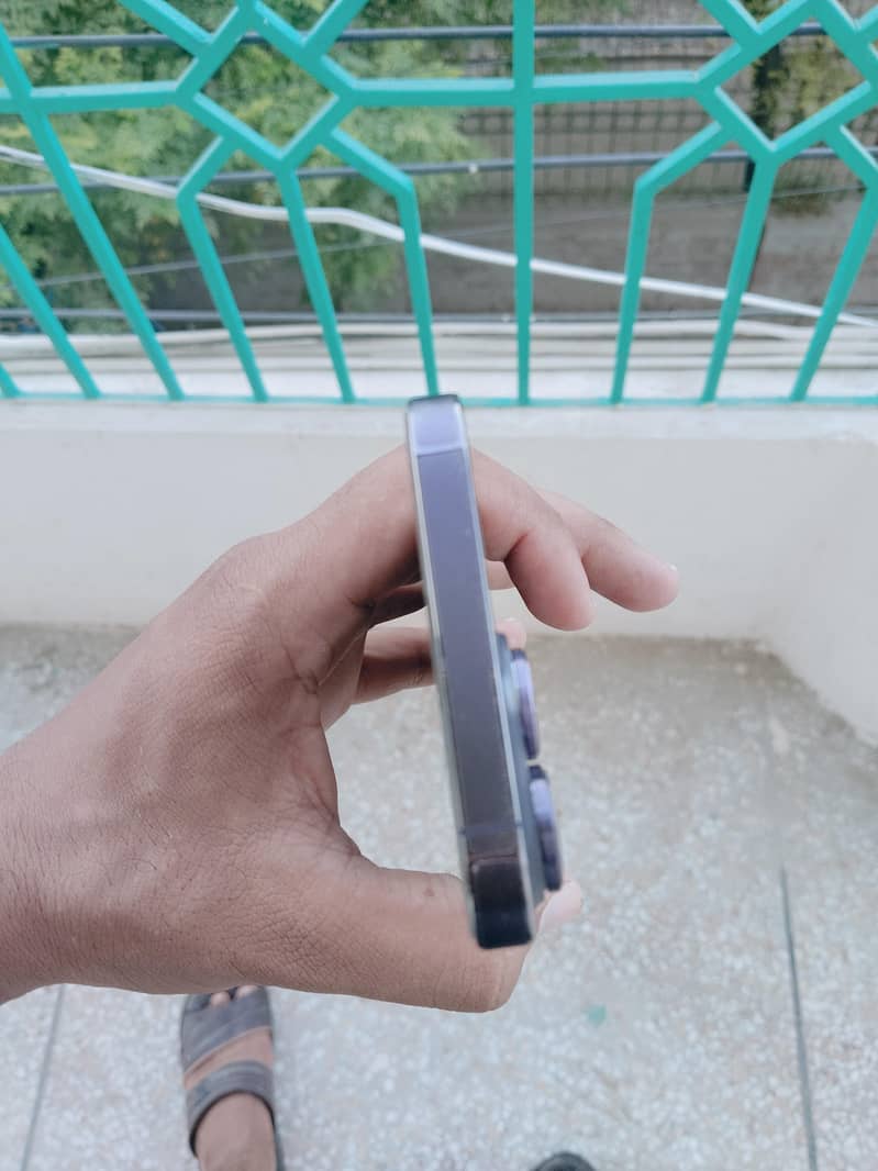 Apple iPhone 14 Pro Max 6