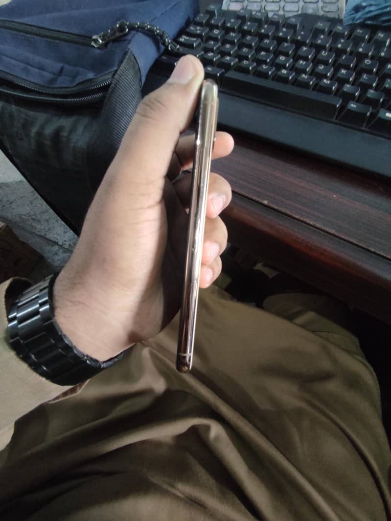 Apple iPhone XS SIM working 2