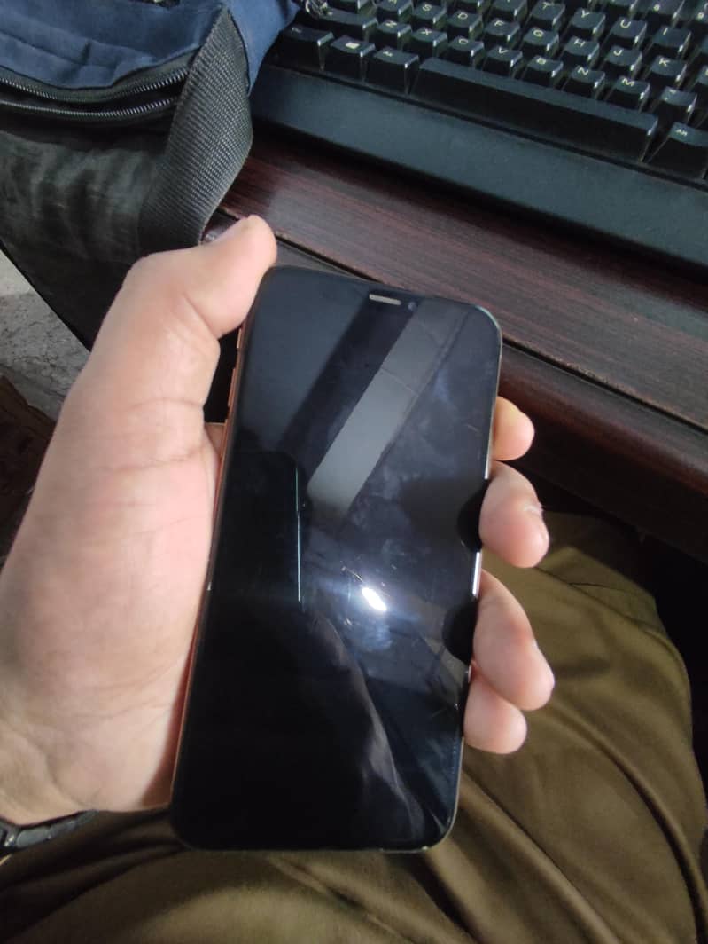 Apple iPhone XS SIM working 3
