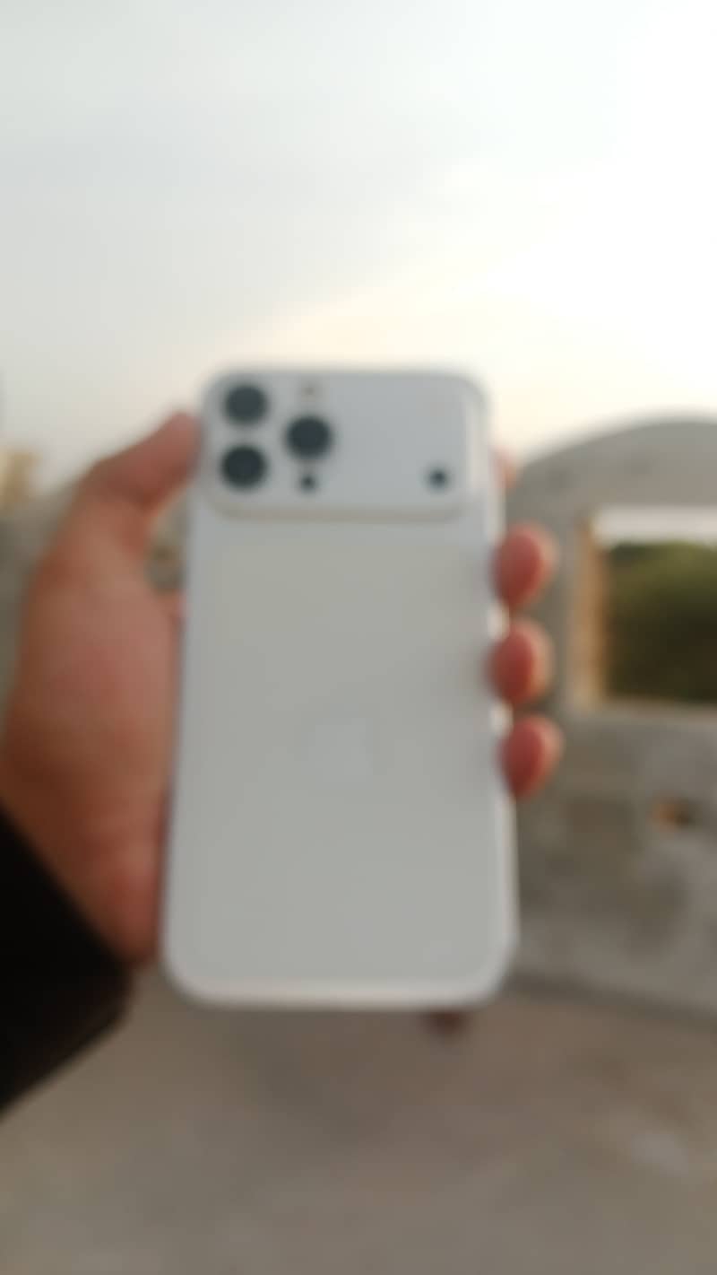 IPHONE 13 pro max 3