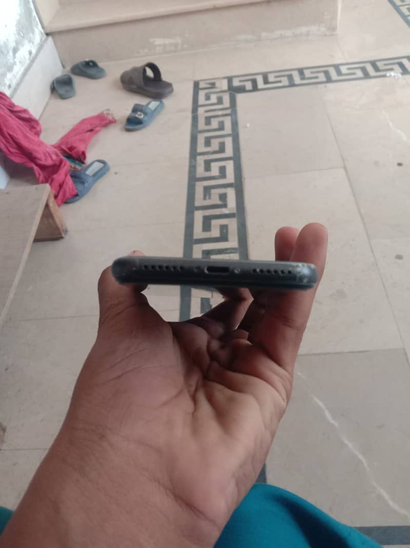 Apple iPhone X 5