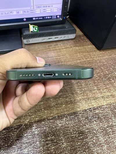 Apple iPhone 13