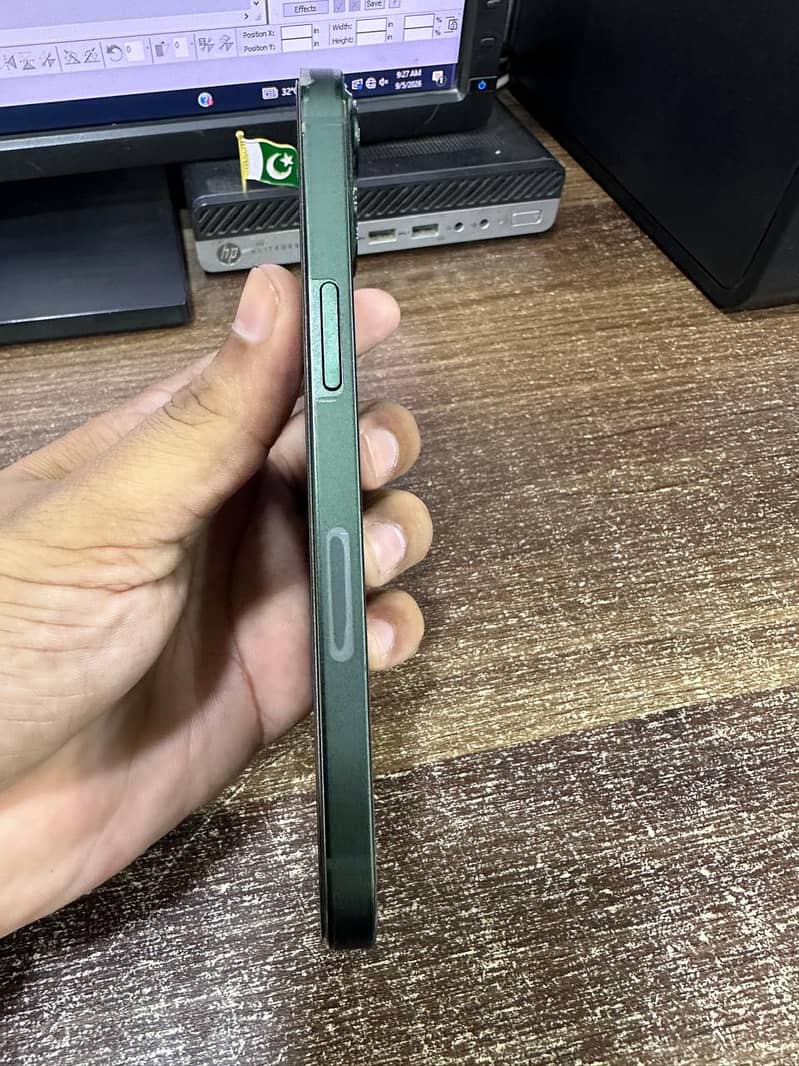 Apple iPhone 13 1