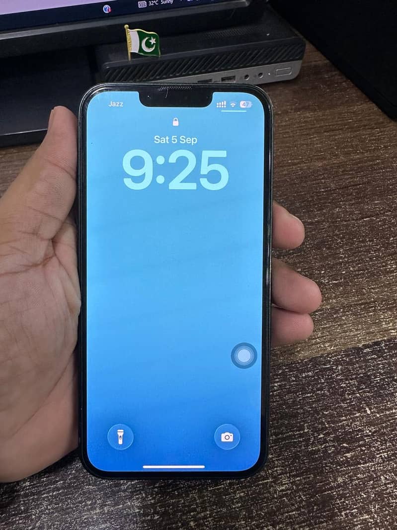 Apple iPhone 13 6