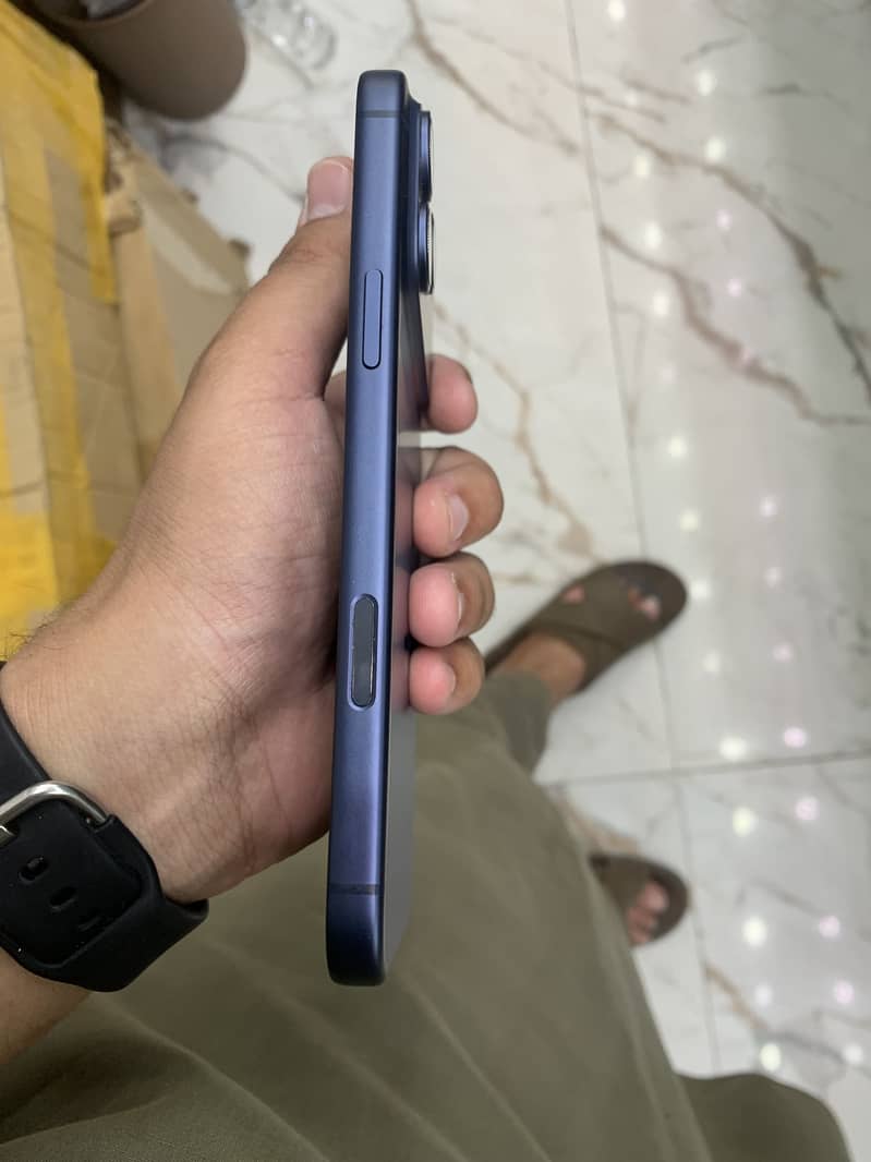 Apple iPhone 17 Pro Max 1