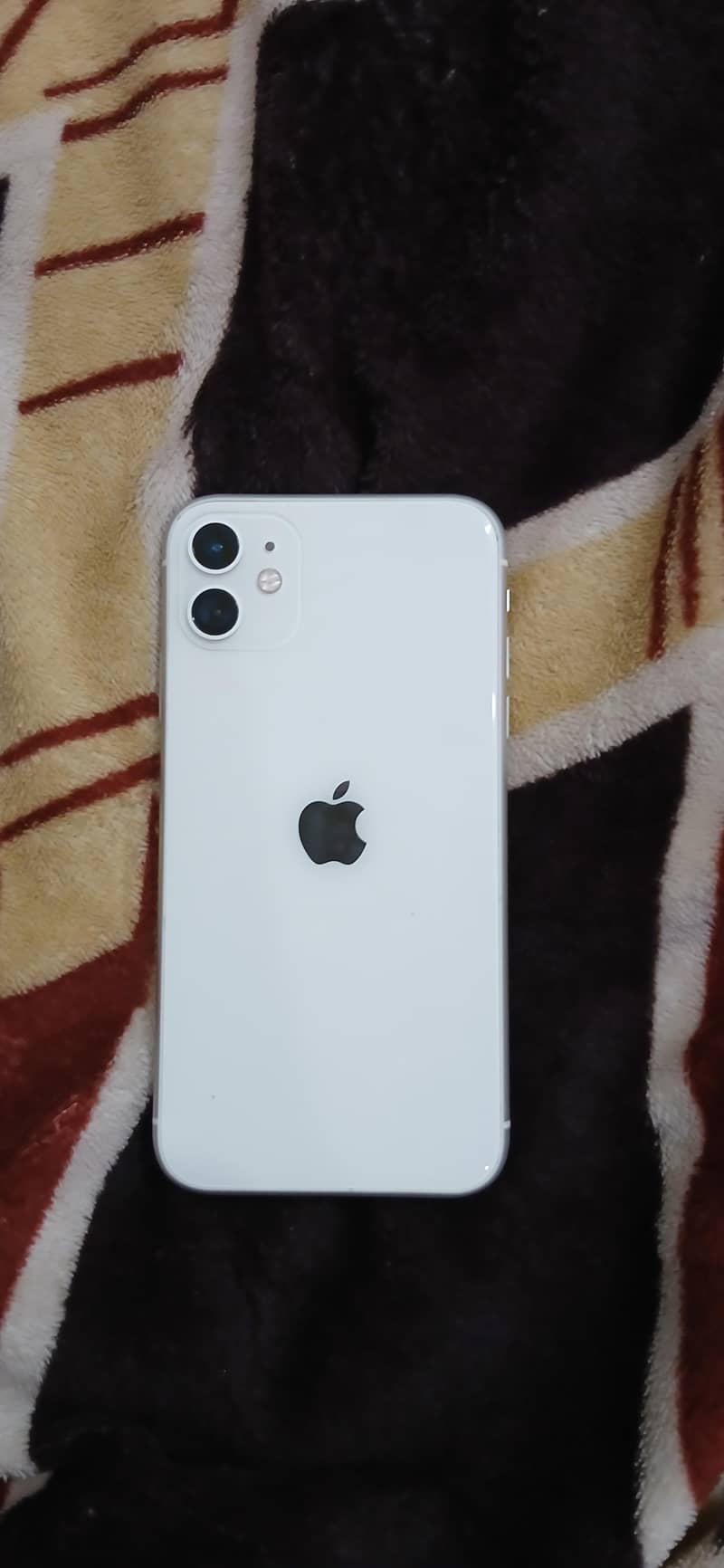 Apple iPhone 11 4