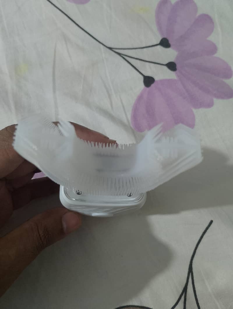 U Shape Tooth Brush 1