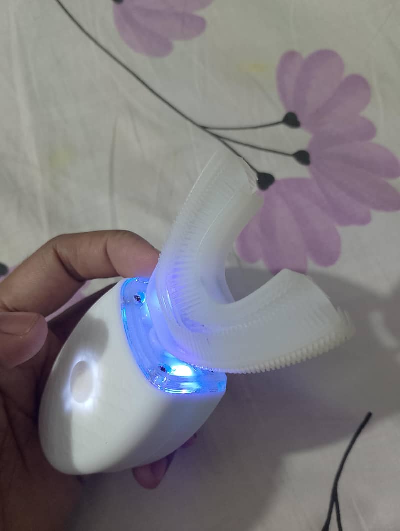 U Shape Tooth Brush 2