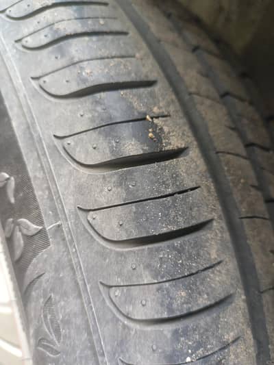 165 70 13 brand new tyre just 500 chaly Hain