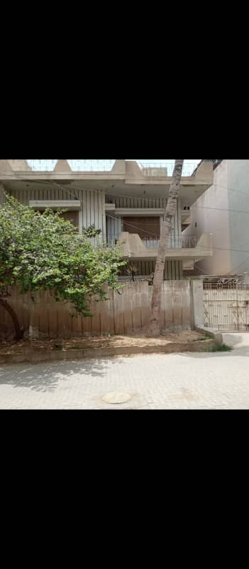 36 FIT WIDE ROAD G+1 HOUSE FOR SALE IN SECTOR 11A