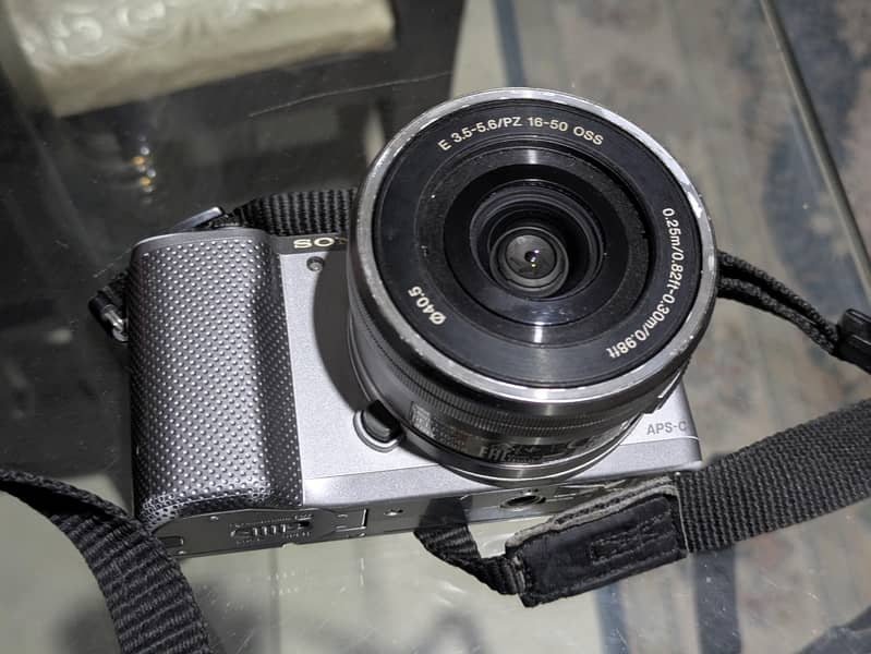 Sony Alpha a5000 0
