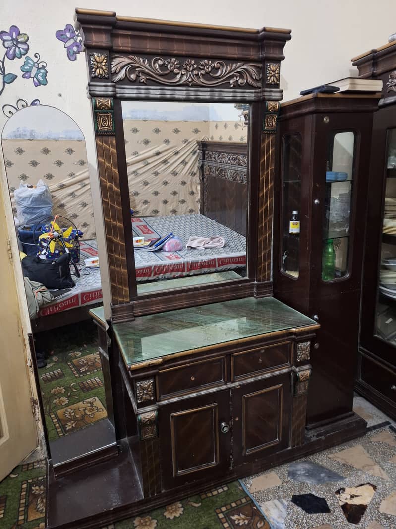 Showcase and dressing table 1