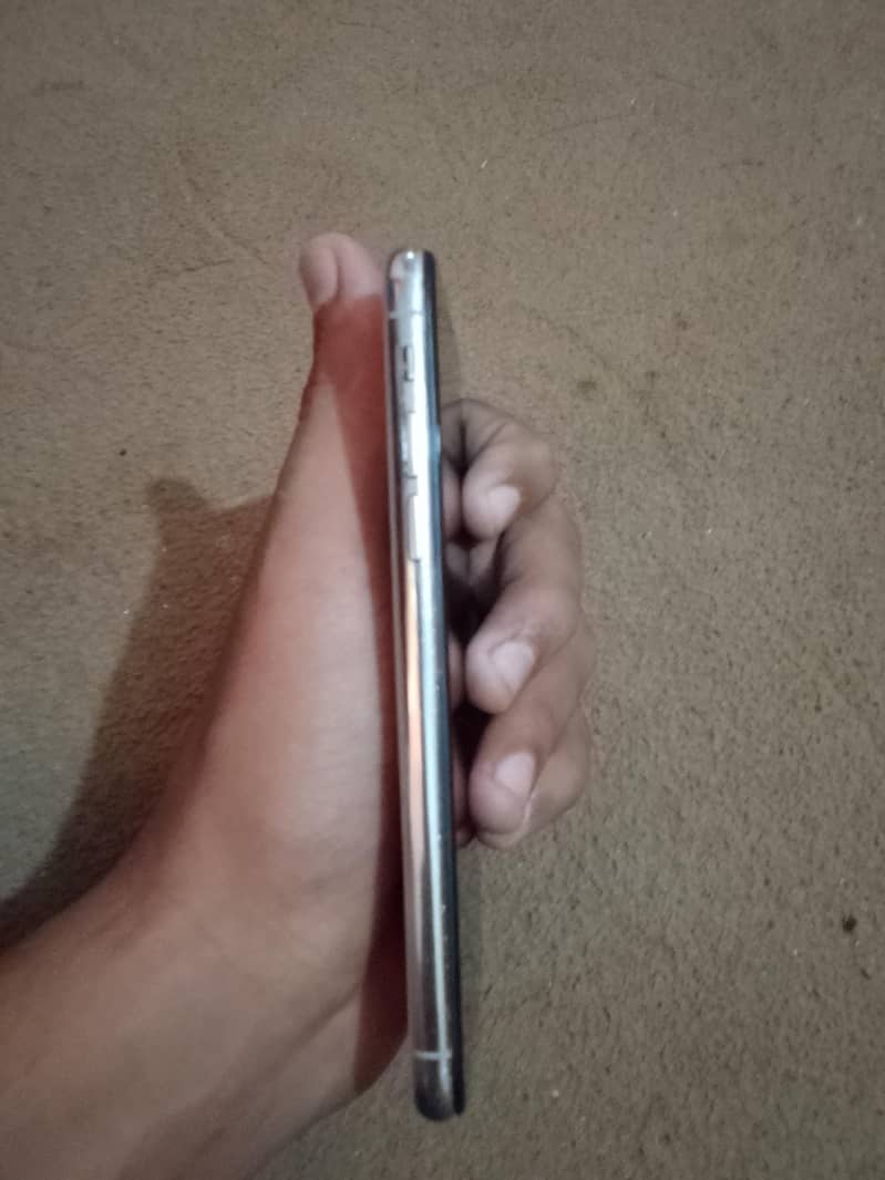 Apple iPhone X 3