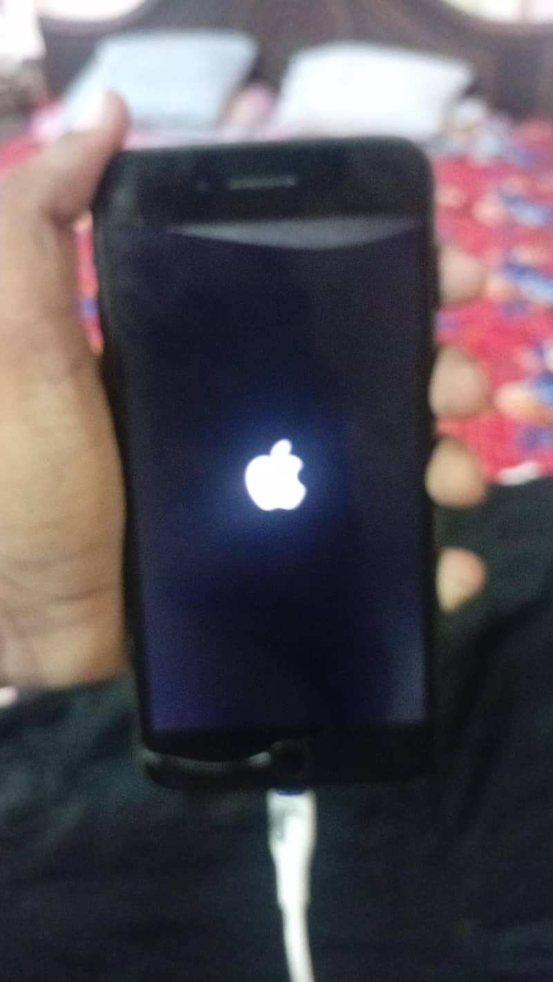 Apple iPhone 7 Plus 2