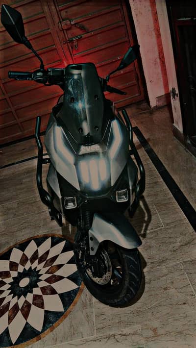 Evee Sqube Grey 2026 Model