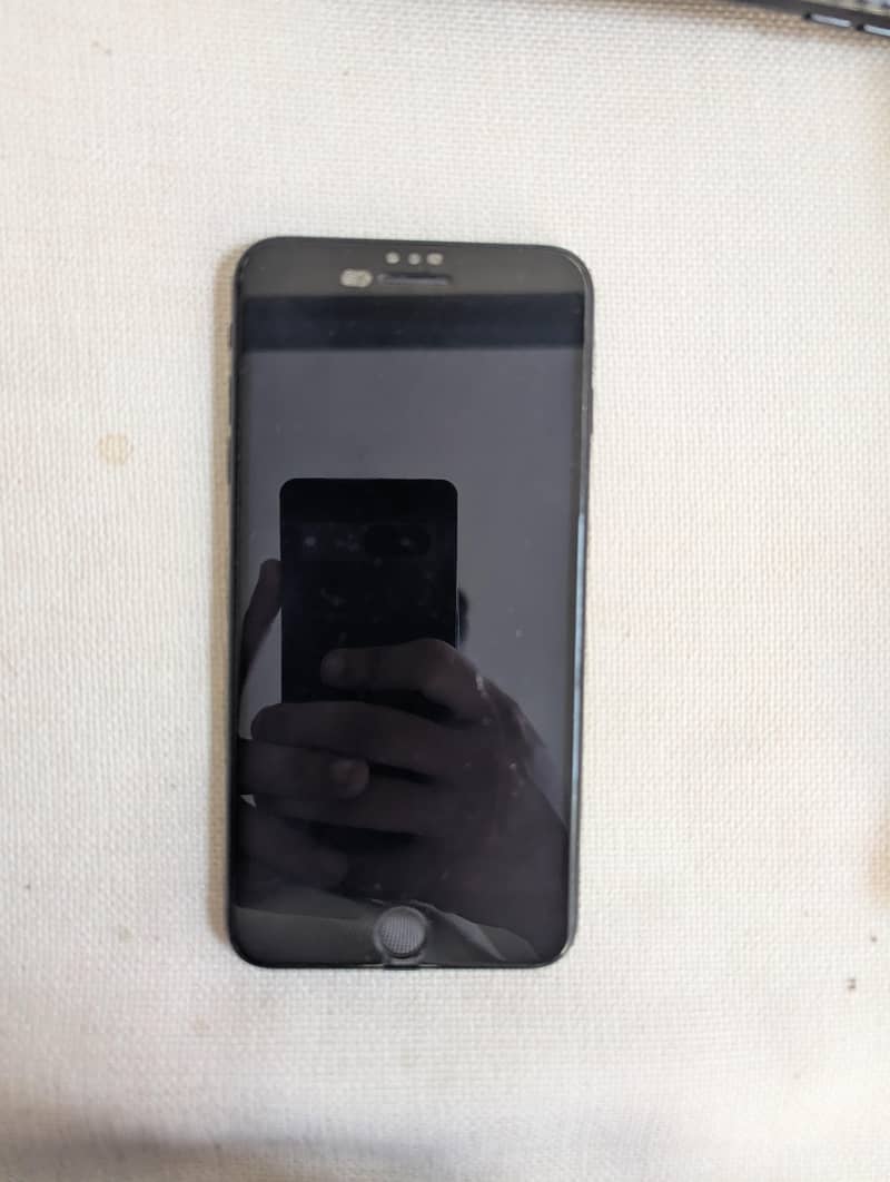Apple iPhone 7 Plus 1