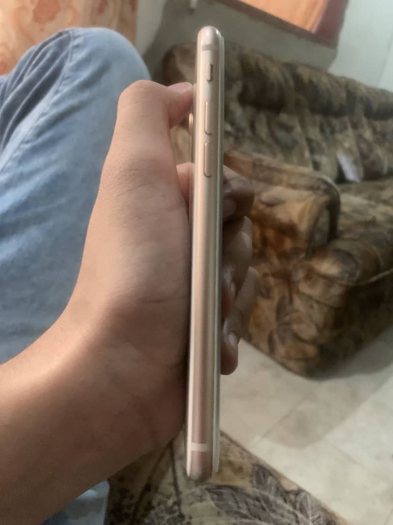 Apple iPhone 8 6