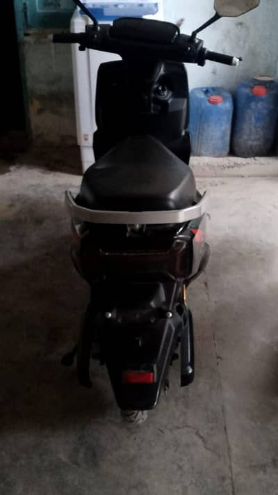 BRAND NEW EVEE ELECTRIC  BIKE