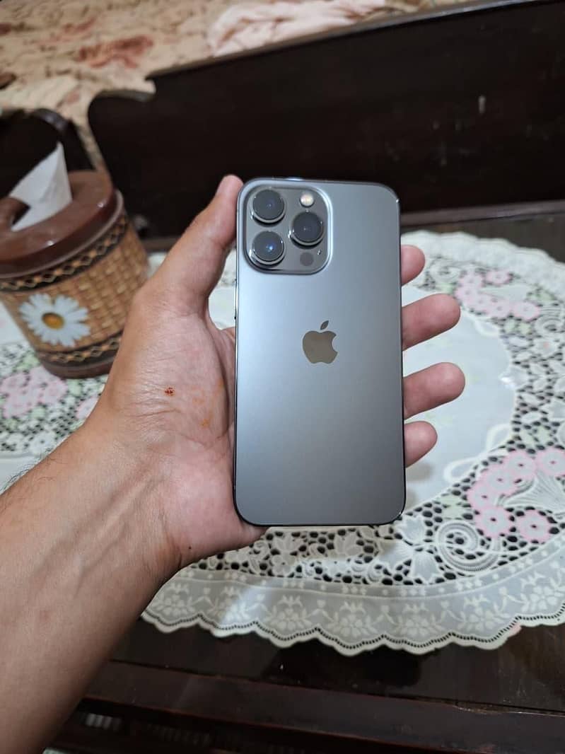 Apple iPhone 13 Pro 1